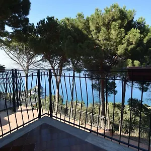 Bed and breakfast Alba Tra I Pini, Cefalú